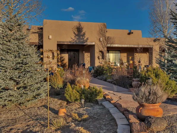 16 Via De Estrellas #A, Santa Fe, NM 87506