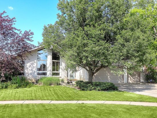 8124 Glenbrook Pl, Tinley Park, IL 60487