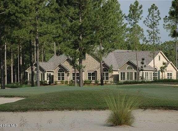 2nd image of 109 Essex Place