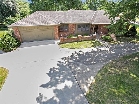 2nd image of 5201 Mansfield Ln
