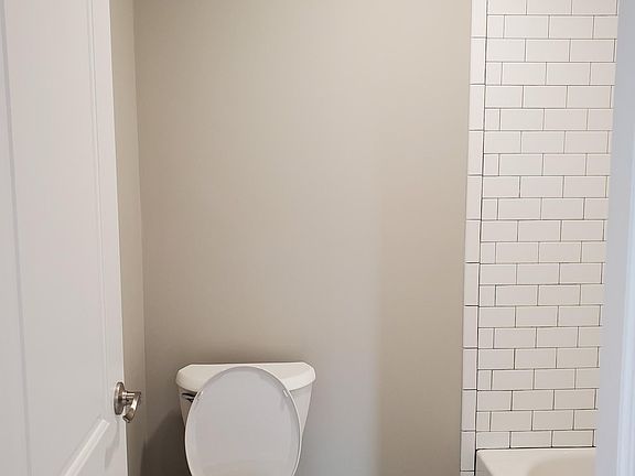 5th image of 617 Olive St #100
