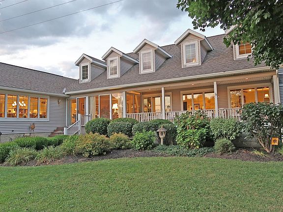 3rd image of 609 W Lakeshore Dr