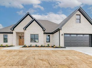 5952 Swanee Dr, Benton, AR 72019
