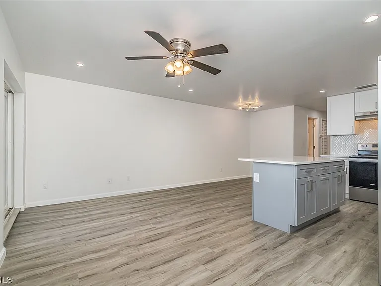1300 Estero Blvd #205 — Photo 6