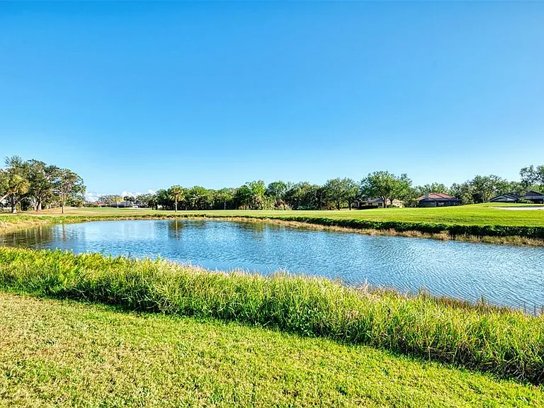 561 Fallbrook Dr — Photo 47