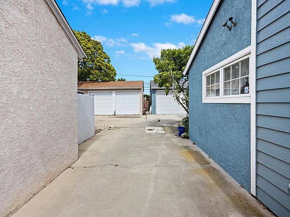 5th image of 23204 Falena Ave