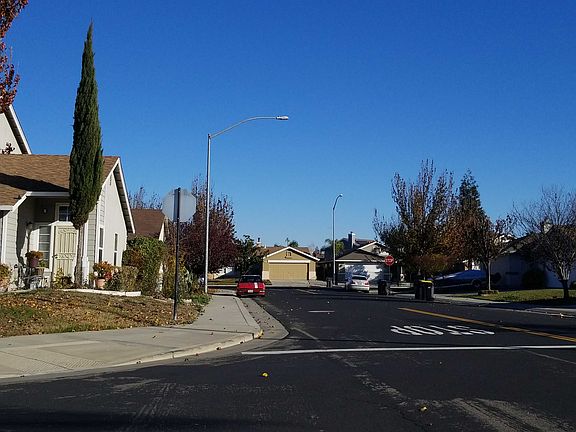 4th image of 190 Castlewood Ave