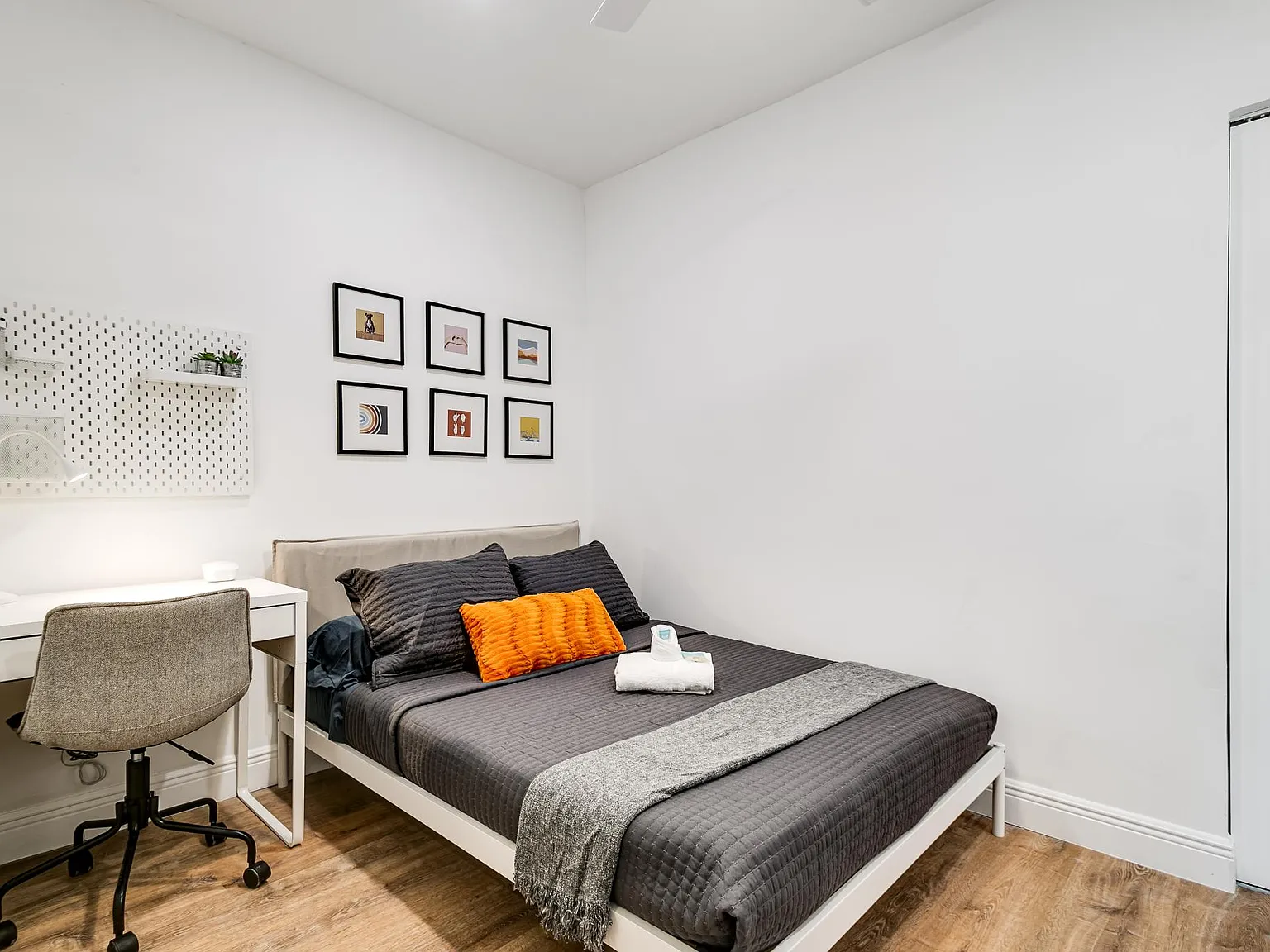 1 bed, 500 sqft, $2,400 — Photo 2