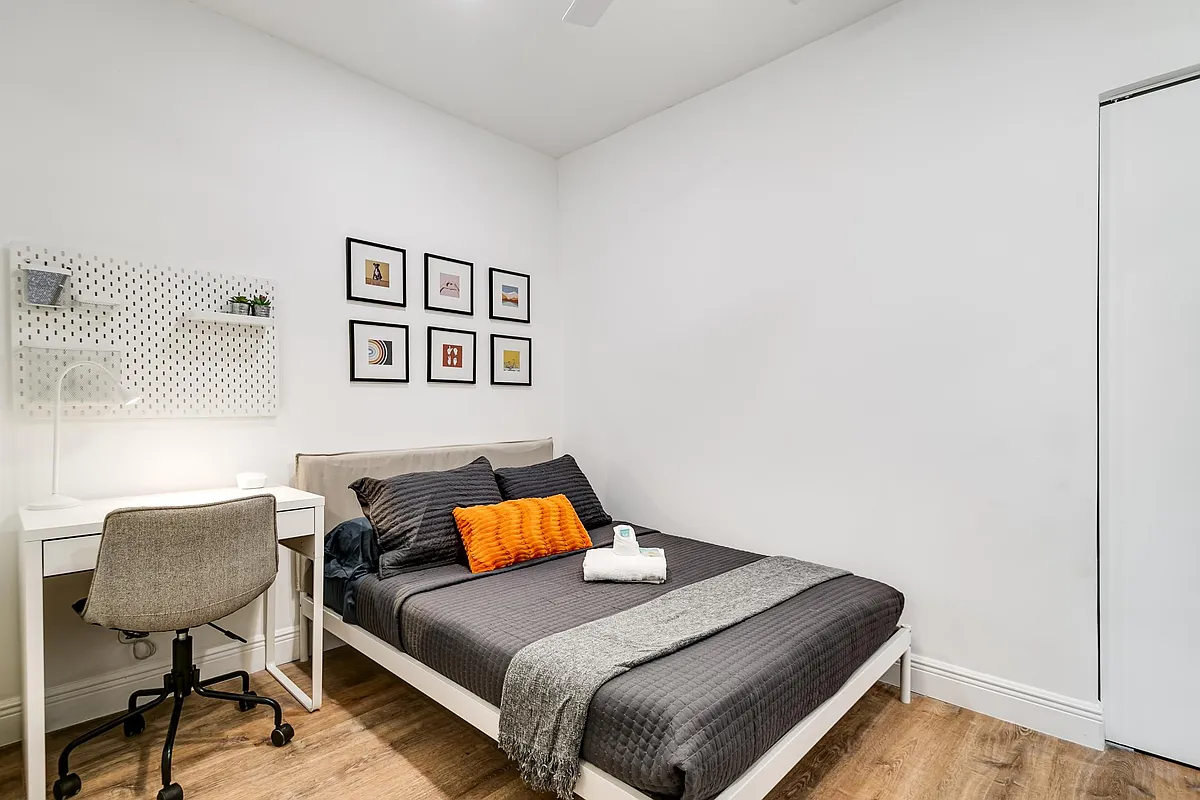 Building Photo - 1734 SW 23rd St #3