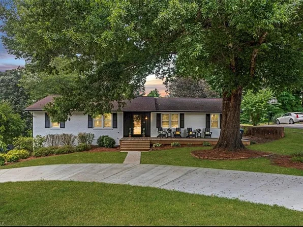 620 Woodwind Dr, Winston Salem, NC 27103