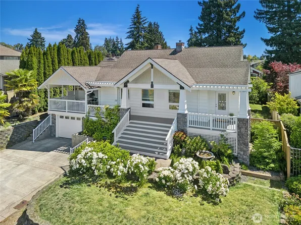 1203 N 36th Street, Renton, WA 98056
