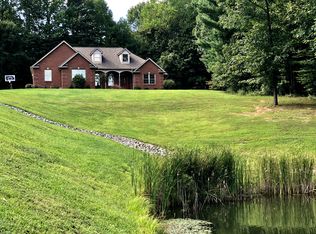 2022 Hoegeman Dr, Batesville, IN 47006