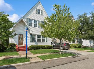 19 William St, Williston Park, NY 11596