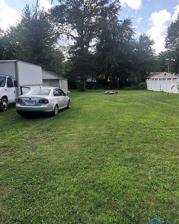 2nd image of 845 Rochelle Rd