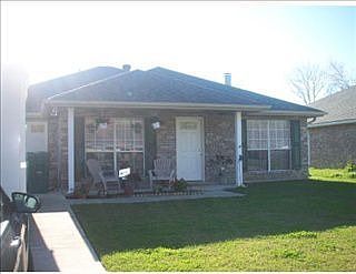 1st image of 625 Camellia Ave
