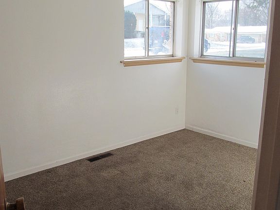 4th image of 2605 W Wardcliffe Dr APT A