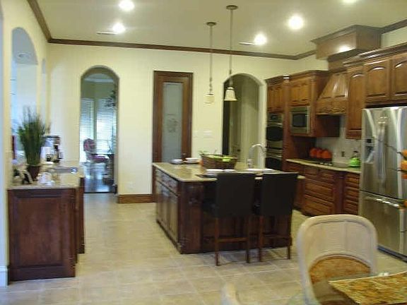 3rd image of 2611 Mason Ln