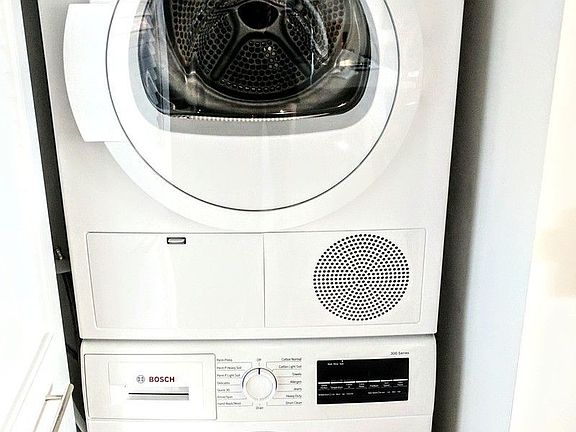 5th image of 227 W 77th St APT 12B