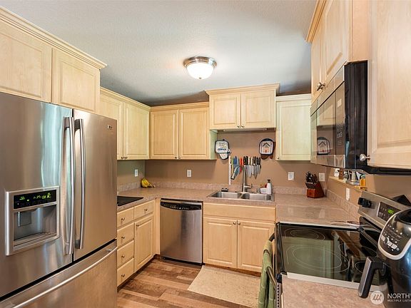 3rd image of 112 Jordan Way