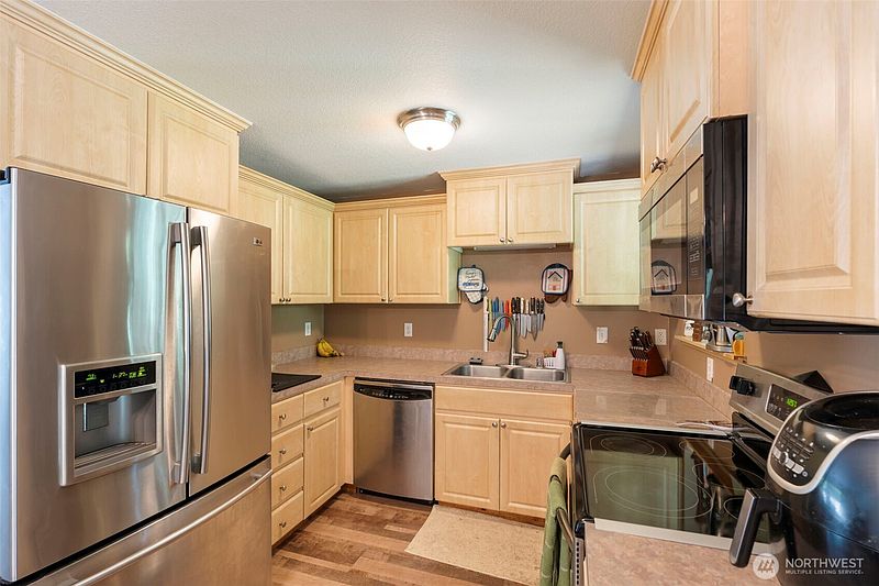 3rd image of 112 Jordan Way