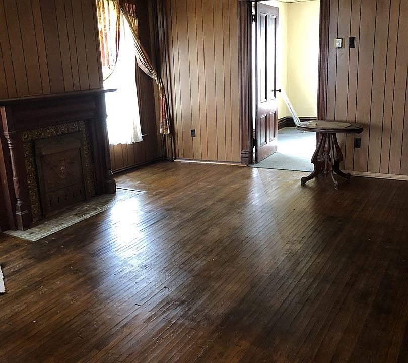 2nd image of 110 E Chemung Pl APT A