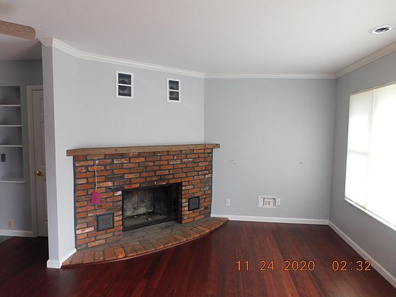 3rd image of 3661 Burbeck Dr