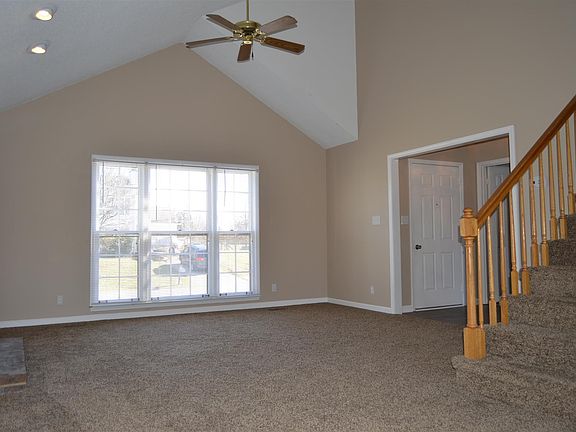 3rd image of 813 Chancery Ln