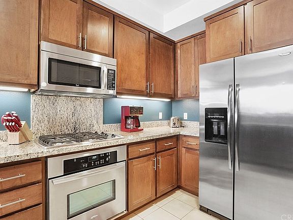 4th image of 21301 Erwin St Unit 449