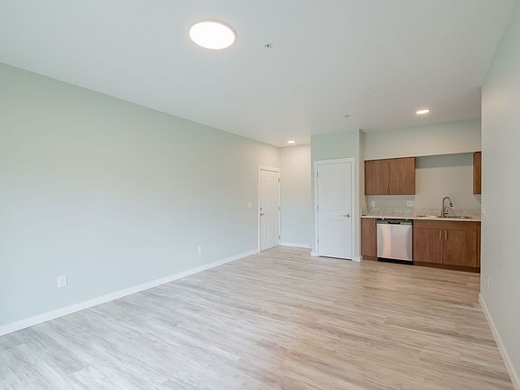 5th image of 13001 S Crompton Ln #123
