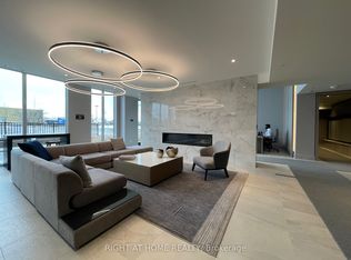 185 Deerfield Rd #404, Newmarket, ON L3Y0G7