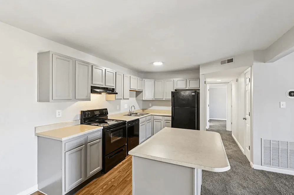Brookwood Apartments — Photo 1