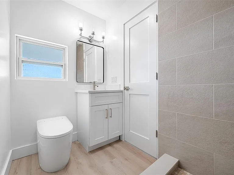 7930 Causeway Blvd S — Photo 29