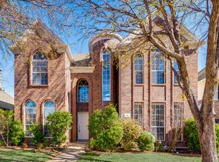 216 Touchdown Dr, Irving, TX 75063