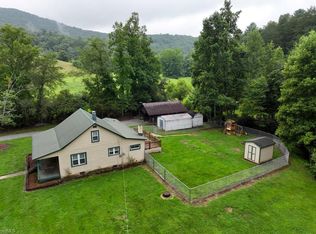 160 Vander Trl, Lowgap, NC 27024