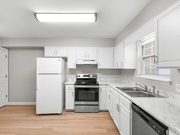 5th image of 453 Brannen Dr APT 5