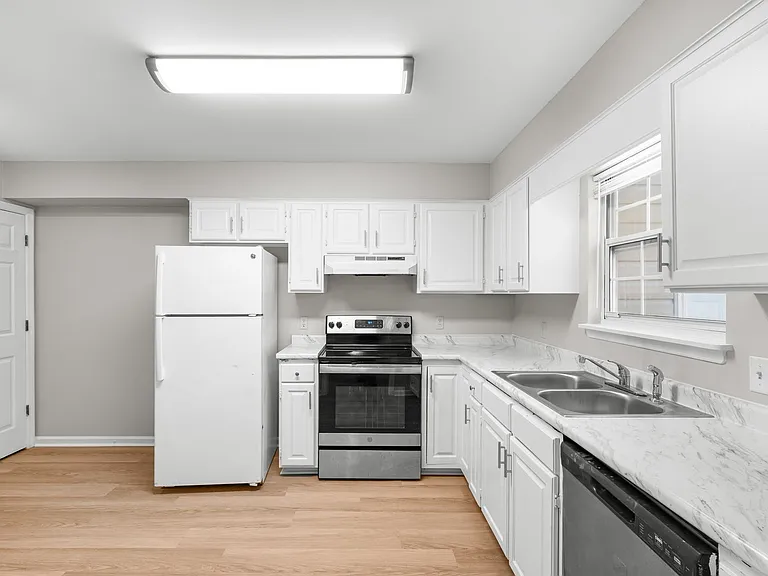 453 Brannen Dr #5 — Photo 5