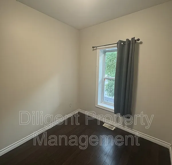 164 Stewart St #UPPER — Photo 7