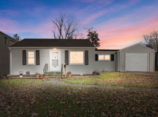 117 S Park St, Westmont, IL 60559