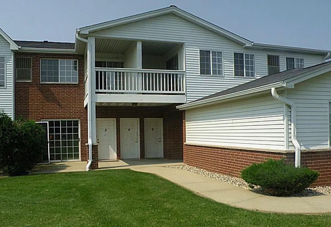 2 bed, 1123 sqft, $2,200 — Photo 1
