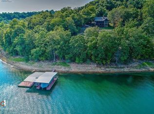 1257 Highland Park Dr, Eureka Springs, AR 72631