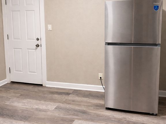 5th image of 3948 Alder St #2F