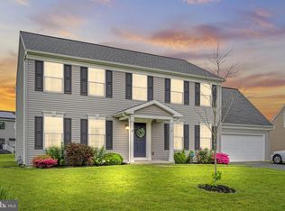 16 Creekside Dr, Lebanon, PA 17042