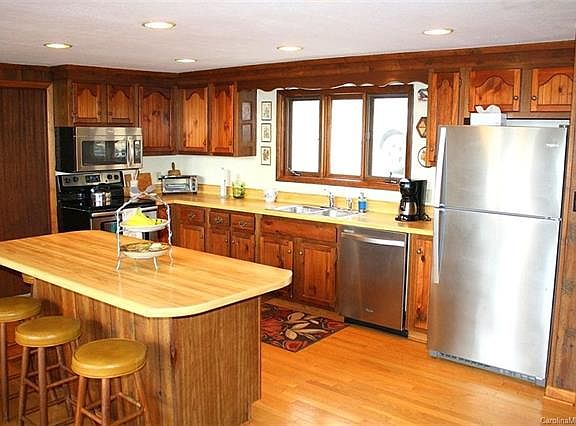 5th image of 410 Zebulon Ln