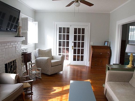 3rd image of 3652 Herschel St