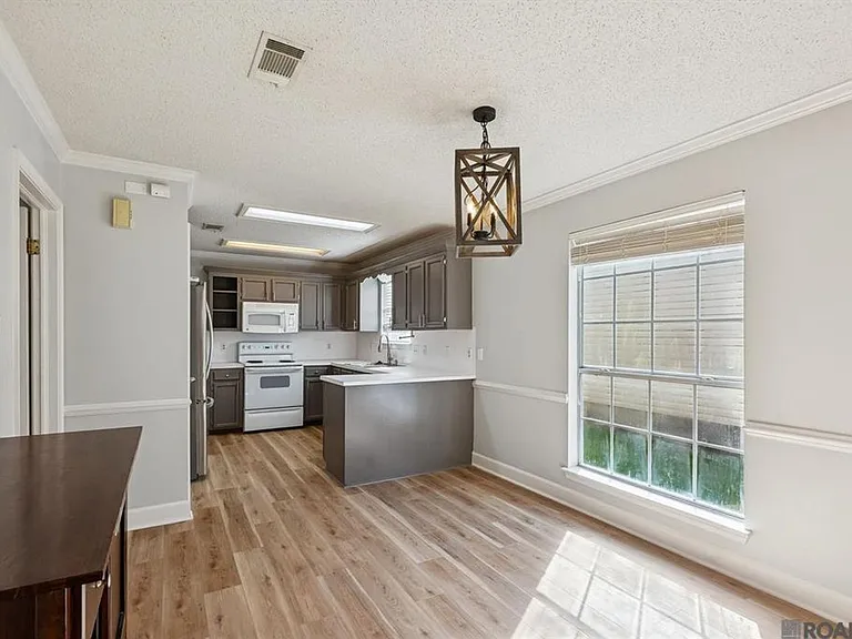 3325 Myrtle Grove Dr — Photo 5
