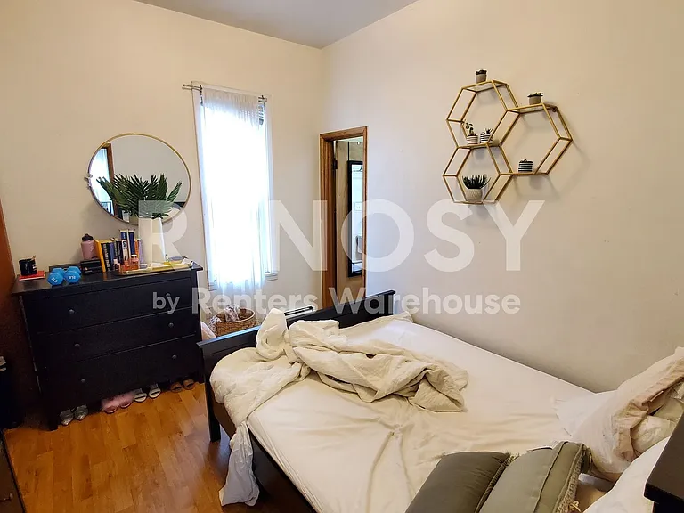 959 University Ave — Photo 10