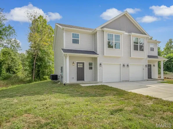 223 Shoreline Dr, O'Fallon, IL 62269