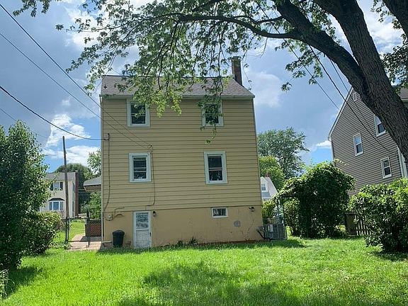 Rear walkout to basement