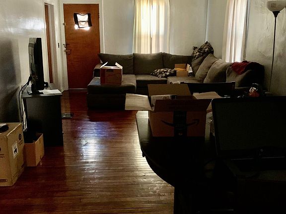 4th image of 1692 McGraft St