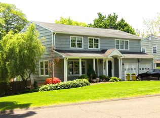 56 Coachlamp Ln, Darien, CT 06820